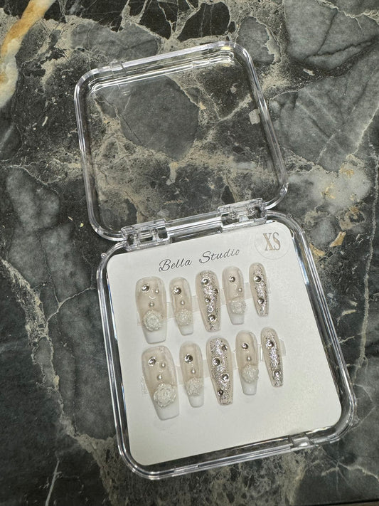 白色山茶花中T(154)