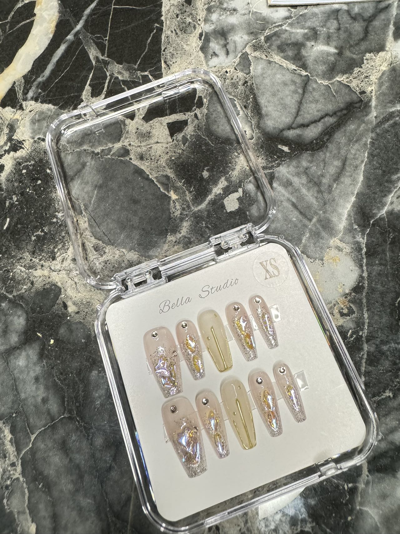 紫色小山中T(162)